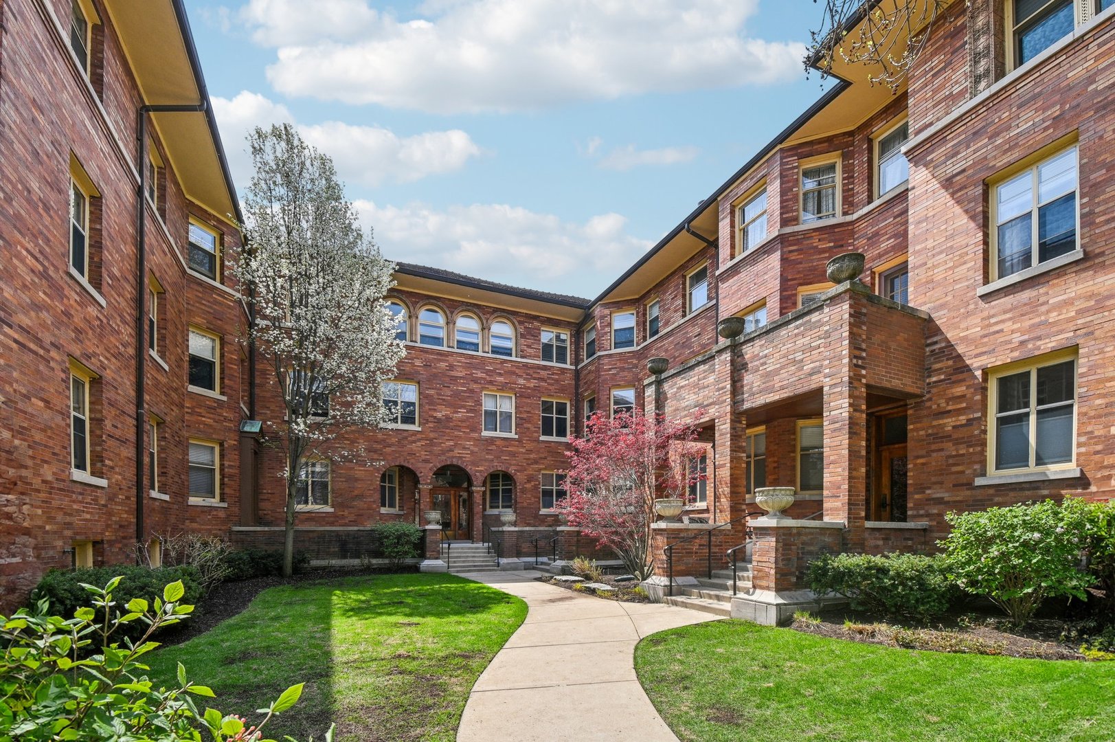 508 Lee Street 3E