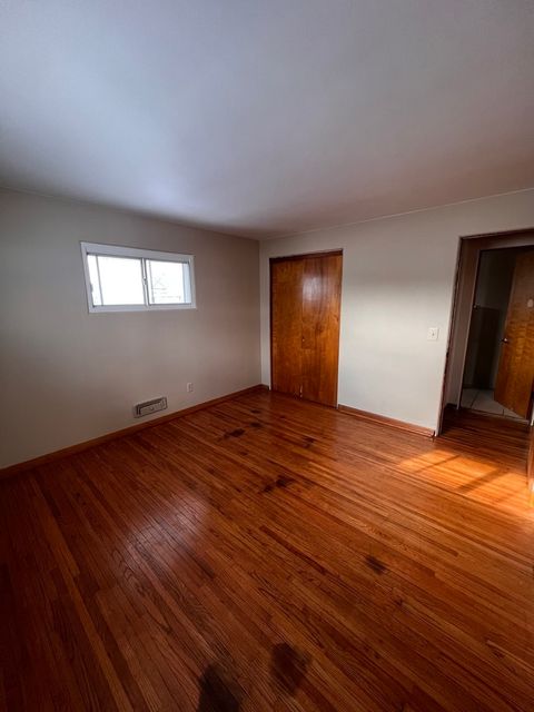 Tiny photo for 9 Cottonwood Street, Bloomington, IL 61701 (MLS # 12573284)