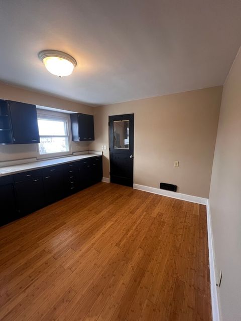 Tiny photo for 9 Cottonwood Street, Bloomington, IL 61701 (MLS # 12573284)