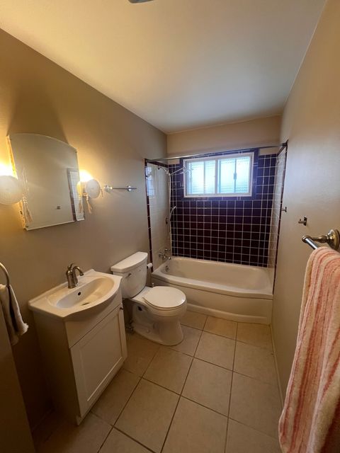 Tiny photo for 9 Cottonwood Street, Bloomington, IL 61701 (MLS # 12573284)