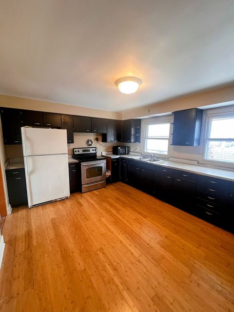 Tiny photo for 9 Cottonwood Street, Bloomington, IL 61701 (MLS # 12573284)