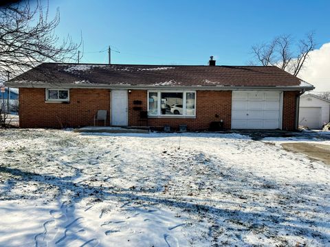 Photo of 9 Cottonwood Street, Bloomington, IL 61701 (MLS # 12573284)