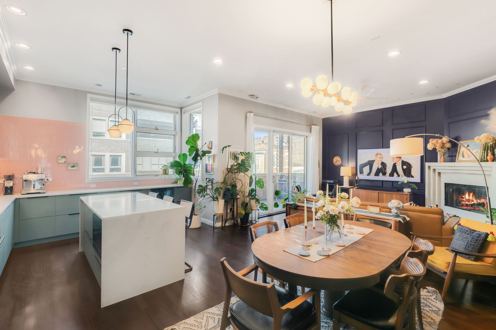 1555 N Wood Street 203