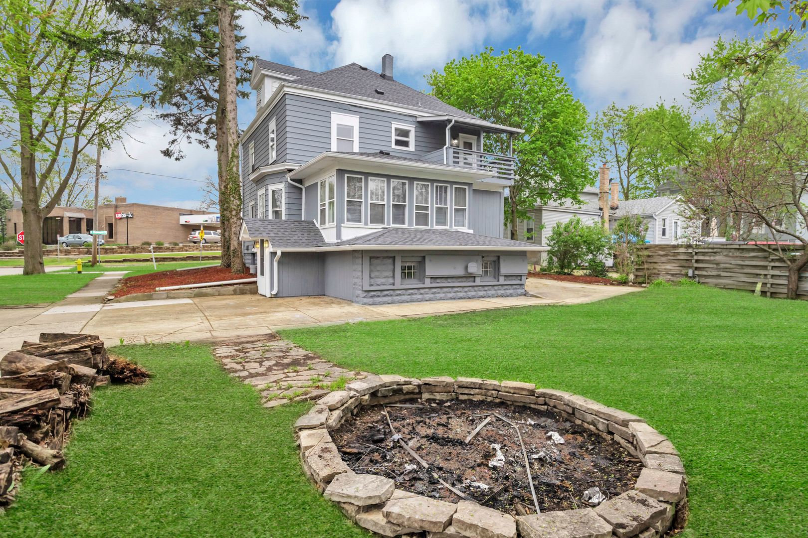 209 E Washington Street