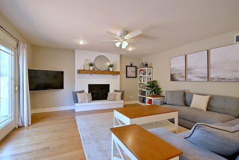 Tiny photo for 1350 W Barnwall Drive, Addison, IL 60101 (MLS # 12669409)