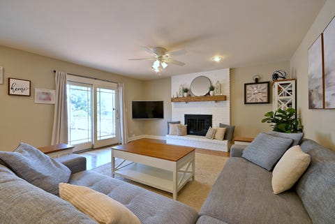 Tiny photo for 1350 W Barnwall Drive, Addison, IL 60101 (MLS # 12669409)