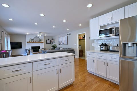 Tiny photo for 1350 W Barnwall Drive, Addison, IL 60101 (MLS # 12669409)