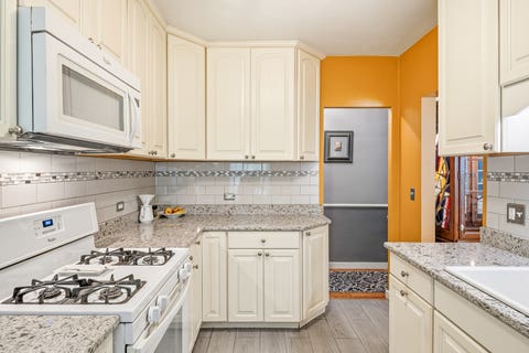 Tiny photo for 389 Addison Road, Riverside, IL 60546 (MLS # 12664595)