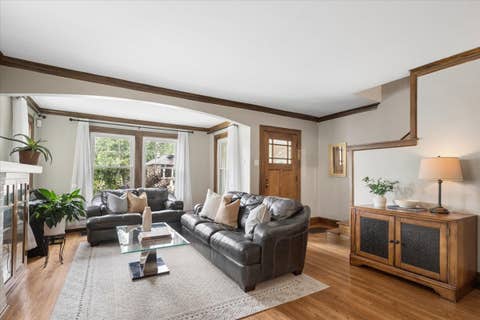 Tiny photo for 1162 S Ridgeland Avenue, Oak Park, IL 60304 (MLS # 12727510)