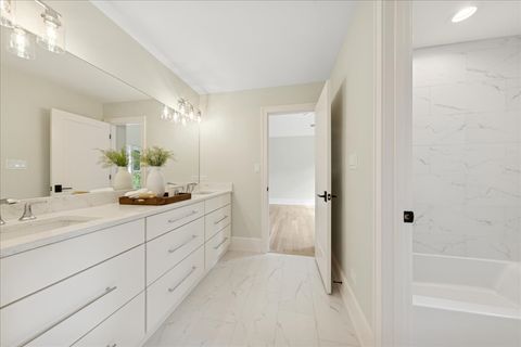 Tiny photo for 334 S Ashland Avenue, La Grange, IL 60525 (MLS # 12500245)