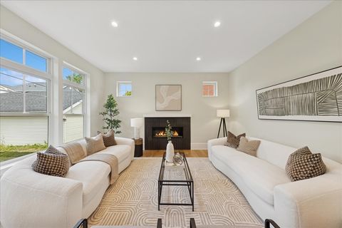 Tiny photo for 334 S Ashland Avenue, La Grange, IL 60525 (MLS # 12500245)