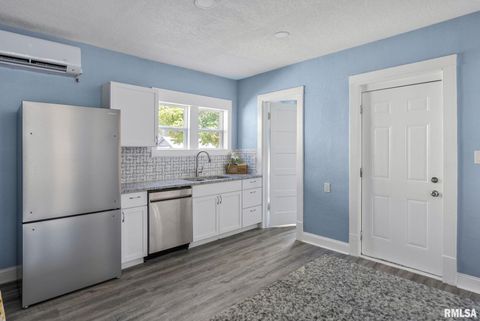 Tiny photo for 2410 18TH Avenue, Moline, IL 61265 (MLS # QC4269618)