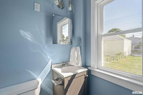 Tiny photo for 2410 18TH Avenue, Moline, IL 61265 (MLS # QC4269618)