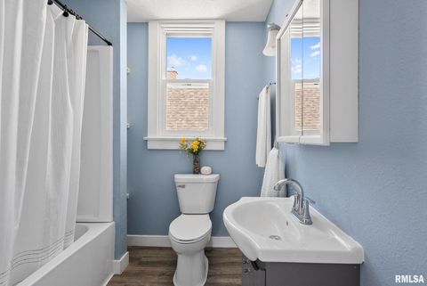 Tiny photo for 2410 18TH Avenue, Moline, IL 61265 (MLS # QC4269618)