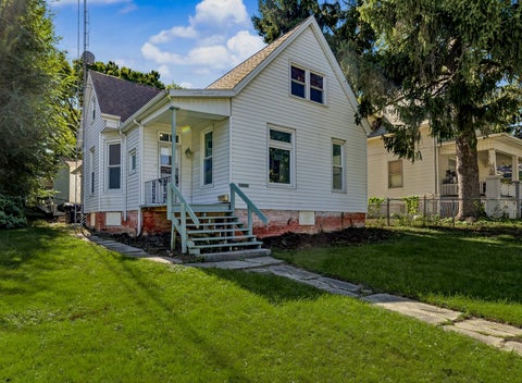 Photo of 1212 W Olive Street, Bloomington, IL 61701 (MLS # 12777766)