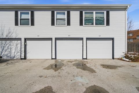 Tiny photo for 805 Wellington Avenue #805, Elk Grove Village, IL 60007 (MLS # 12590956)