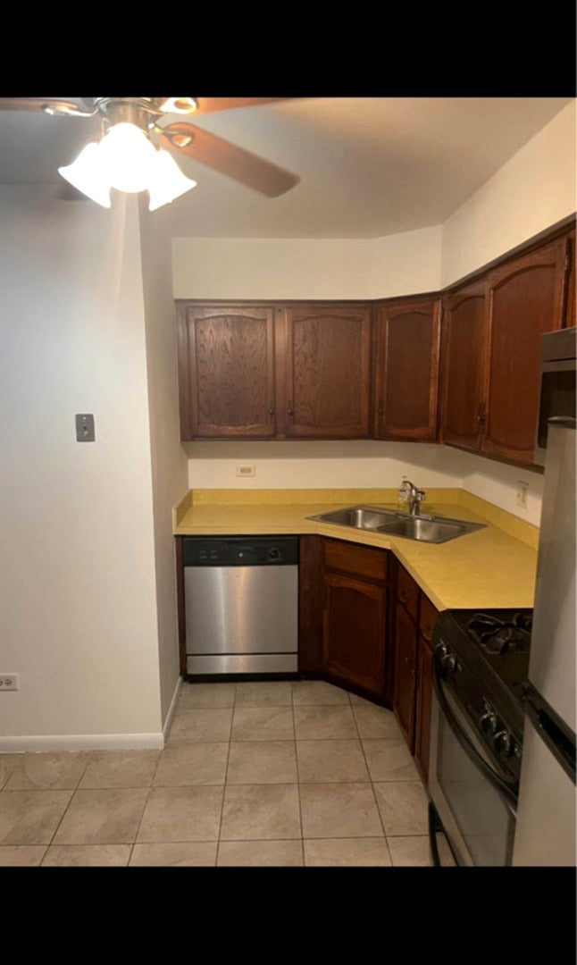 9 PARKSIDE Court 6