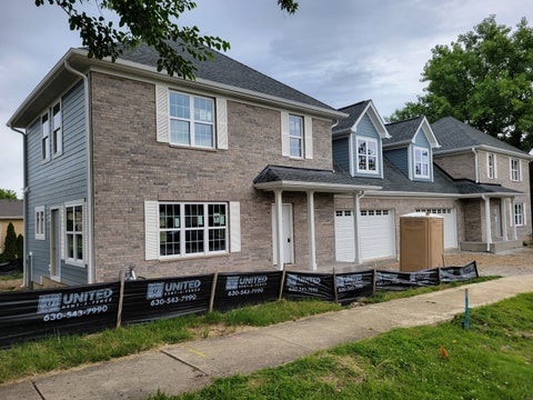Tiny photo for 5804 58th Street #5804, Clarendon Hills, IL 60514 (MLS # 12505145)