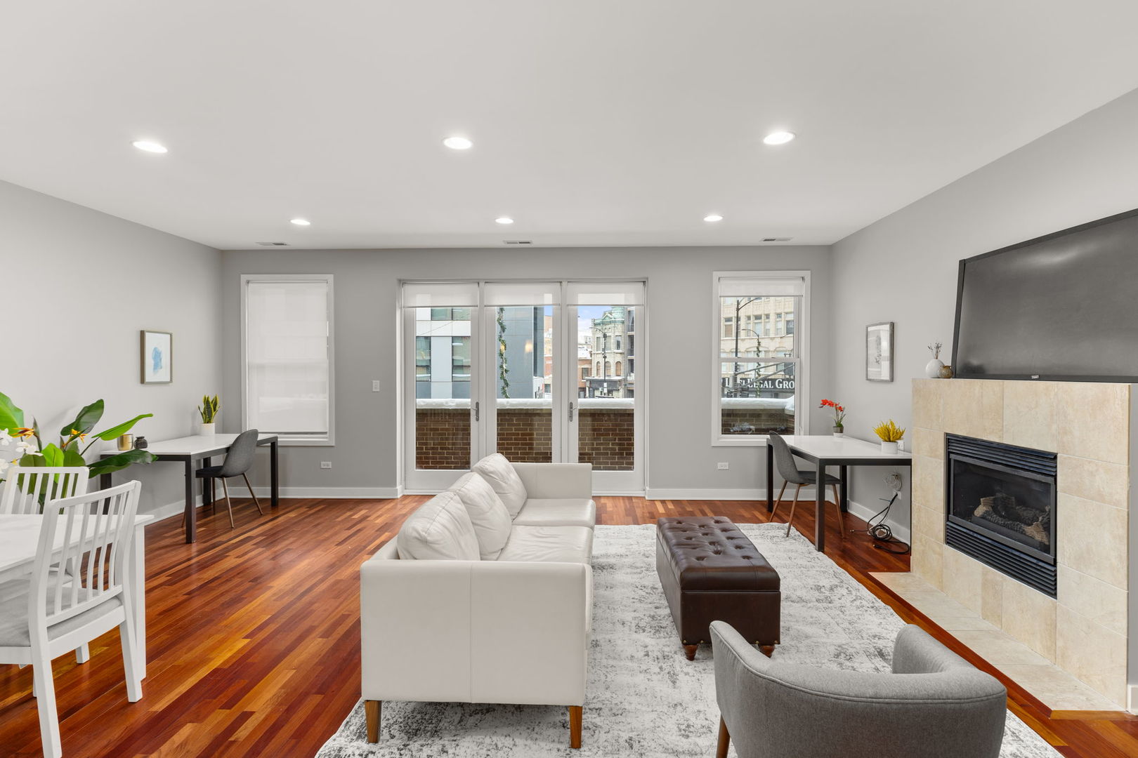 1232 N MILWAUKEE Avenue 2