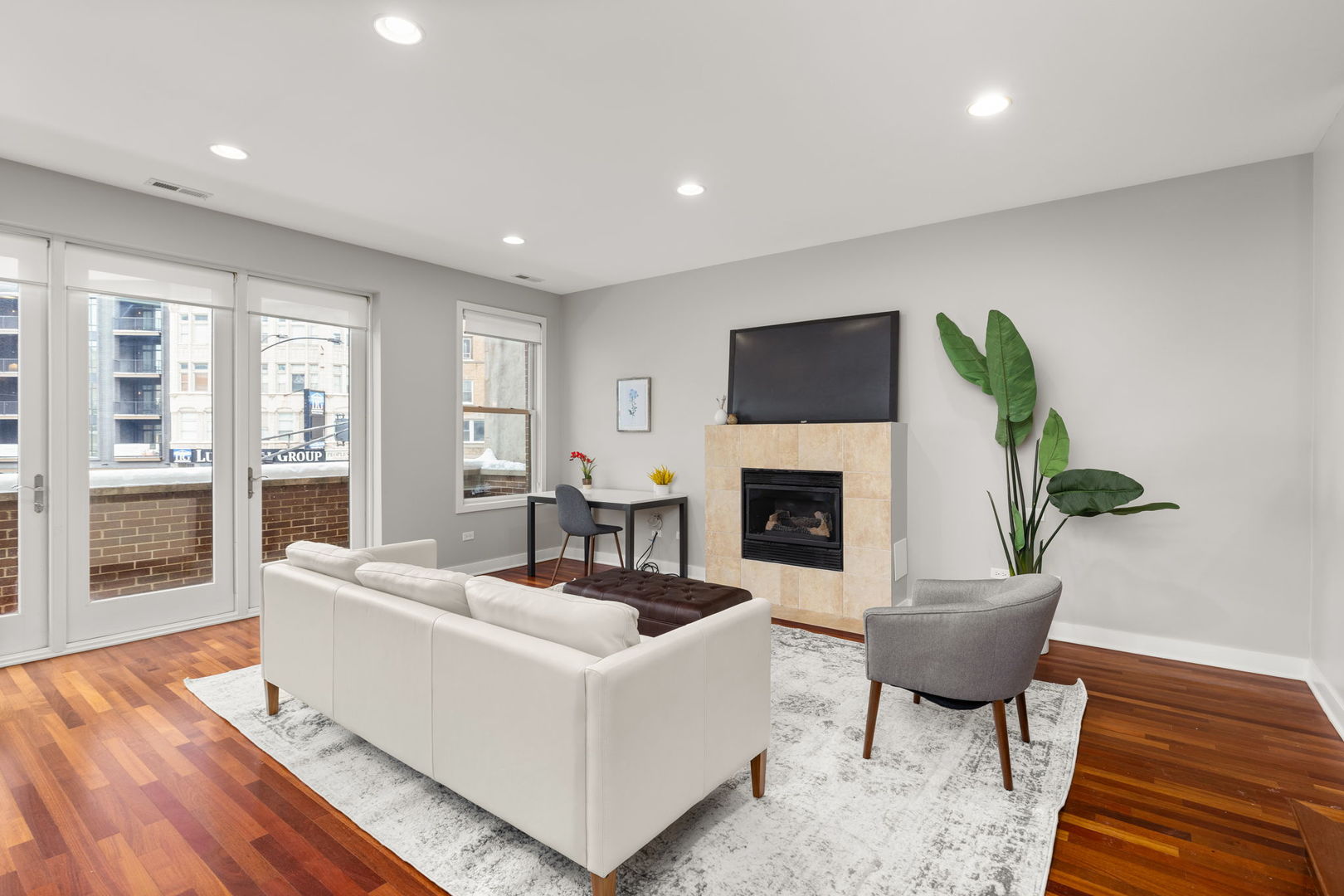 1232 N MILWAUKEE Avenue 2