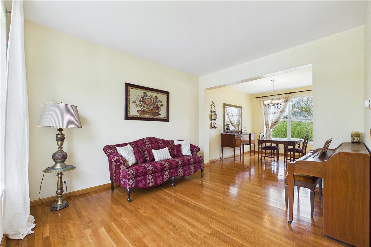 913 Meadowridge Drive