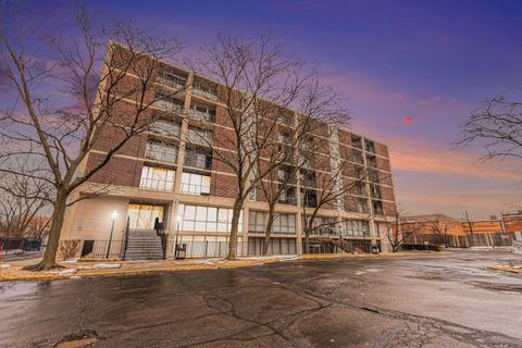 Photo of 1043 S YORK Road #202, Bensenville, IL 60106 (MLS # 12555284)