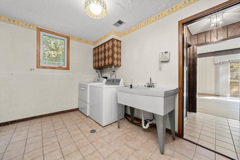 Tiny photo for 9047 W Oak Crest Court, Palos Hills, IL 60465 (MLS # 12529917)