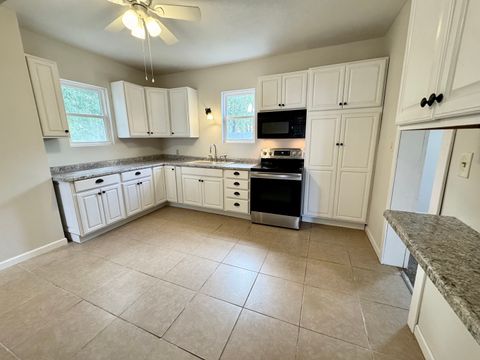 Tiny photo for 304 S Prairie Street, Bloomington, IL 61701 (MLS # 12489582)