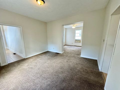 Tiny photo for 304 S Prairie Street, Bloomington, IL 61701 (MLS # 12489582)