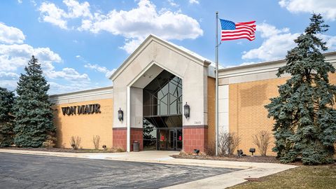 Tiny photo for 433 Lakeshore Court, St. Charles, IL 60174 (MLS # 12531933)