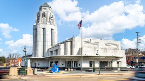 Tiny photo for 433 Lakeshore Court, St. Charles, IL 60174 (MLS # 12531933)