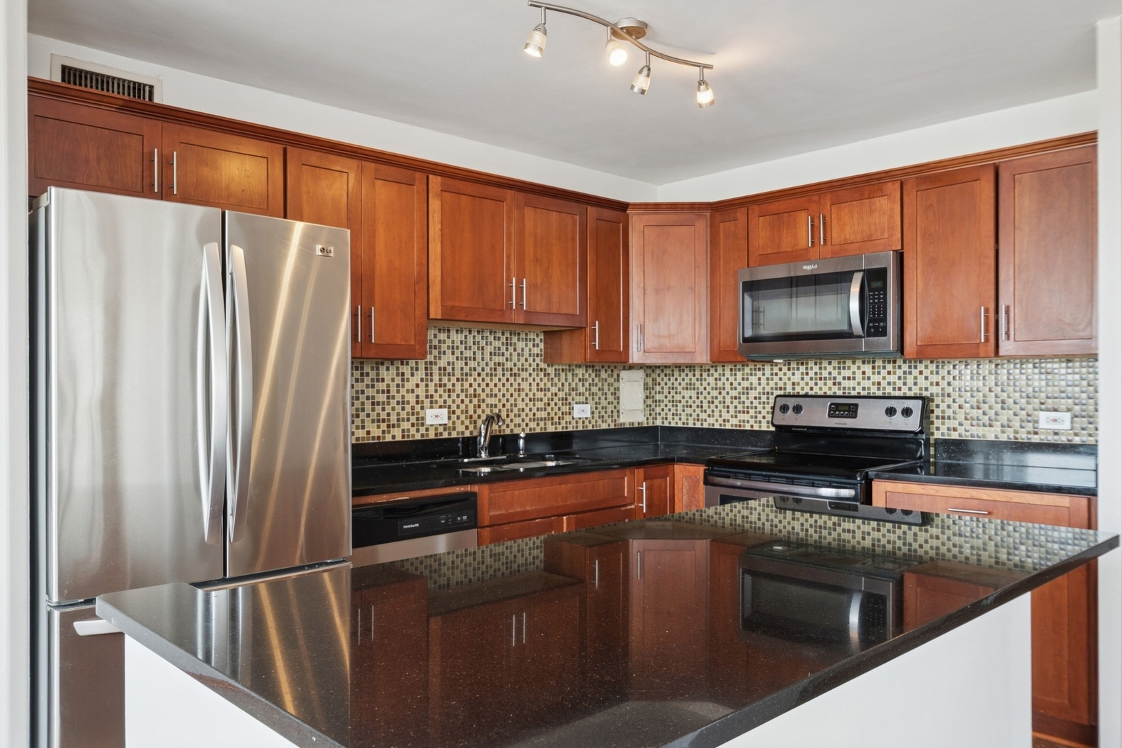 5701 N SHERIDAN Road 21A