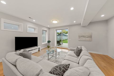 Tiny photo for 1126 Pitner Avenue, Evanston, IL 60202 (MLS # 12502367)