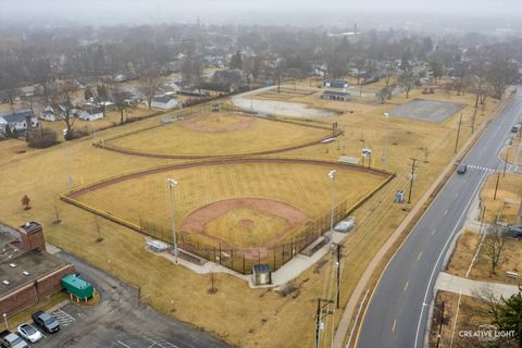 Tiny photo for 953 Sheffer Road, Aurora, IL 60505 (MLS # 12585293)