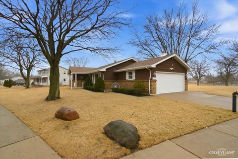 Tiny photo for 953 Sheffer Road, Aurora, IL 60505 (MLS # 12585293)