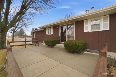 Tiny photo for 953 Sheffer Road, Aurora, IL 60505 (MLS # 12585293)