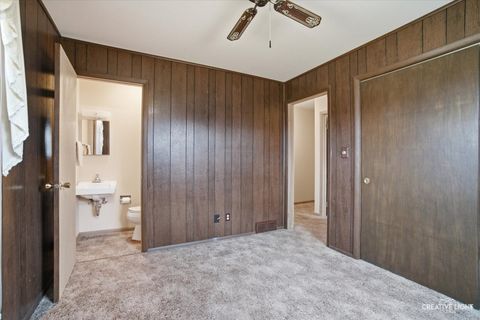 Tiny photo for 953 Sheffer Road, Aurora, IL 60505 (MLS # 12585293)