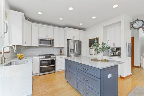 Tiny photo for 306 Lasalle Street, Vernon Hills, IL 60061 (MLS # 12557745)