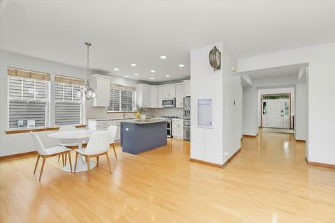 Tiny photo for 306 Lasalle Street, Vernon Hills, IL 60061 (MLS # 12557745)