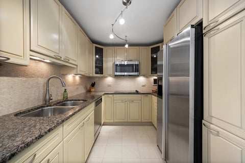 Tiny photo for 200 E Delaware Place #7D, Chicago, IL 60611 (MLS # 12723437)