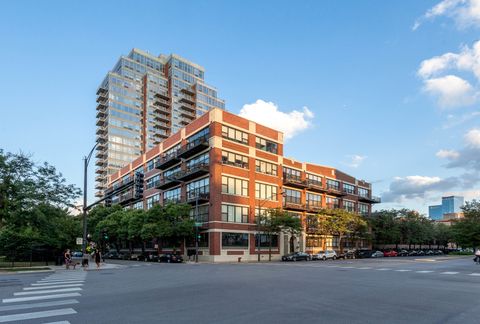 Photo of 1601 S Indiana Avenue #402, Chicago, IL 60616 (MLS # 12624630)
