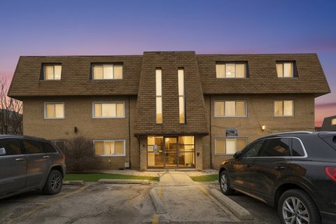 Tiny photo for 10440 Natoma Avenue #9, Chicago Ridge, IL 60415 (MLS # 12582933)