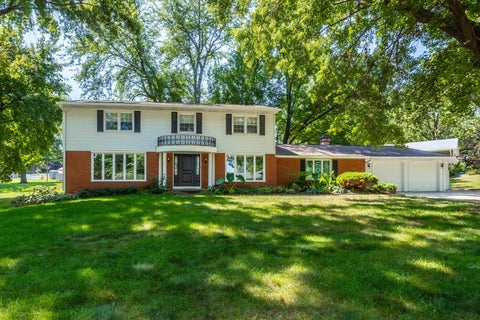 Tiny photo for 5079 Coachman Road, Bettendorf, IA 52722 (MLS # 12753689)