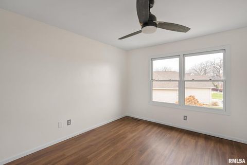 Tiny photo for 1600 E 5TH Street, Coal Valley, IL 61240 (MLS # QC4269515)