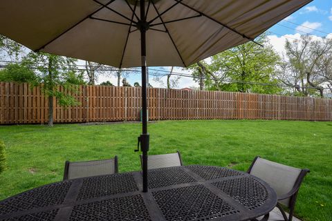 Tiny photo for 843 N Franklin Avenue, Palatine, IL 60067 (MLS # 12637610)
