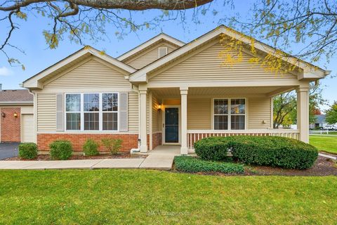 Photo of 21525 Lake Saint Clair Drive, Crest Hill, IL 60403 (MLS # 12497348) Photo of 21525 Lake Saint Clair Drive, Crest Hill, IL 60403 (MLS # 12497348)