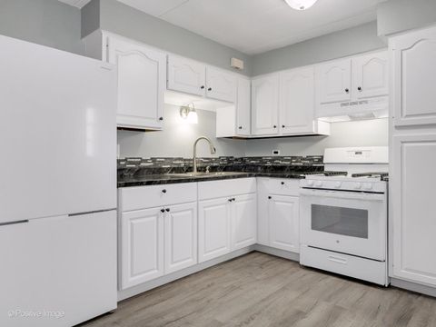 Tiny photo for 6148 Kensington Avenue #1A, Countryside, IL 60525 (MLS # 12514997)