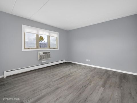 Tiny photo for 6148 Kensington Avenue #1A, Countryside, IL 60525 (MLS # 12514997)