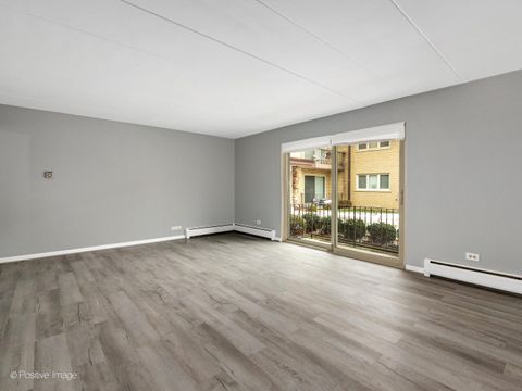 Tiny photo for 6148 Kensington Avenue #1A, Countryside, IL 60525 (MLS # 12514997)