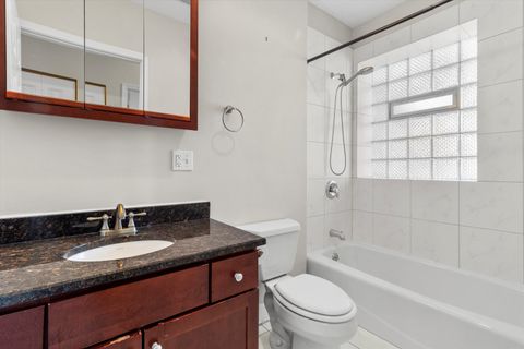 Tiny photo for 512 E Oakwood Boulevard #2, Chicago, IL 60653 (MLS # 12475349)